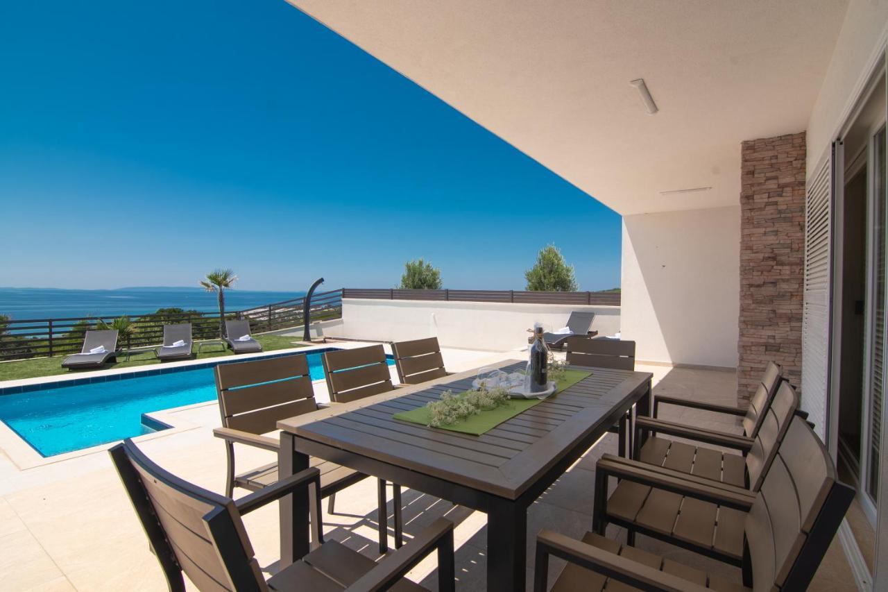 Villas Royal II With Private Pool 诺瓦利娅 外观 照片